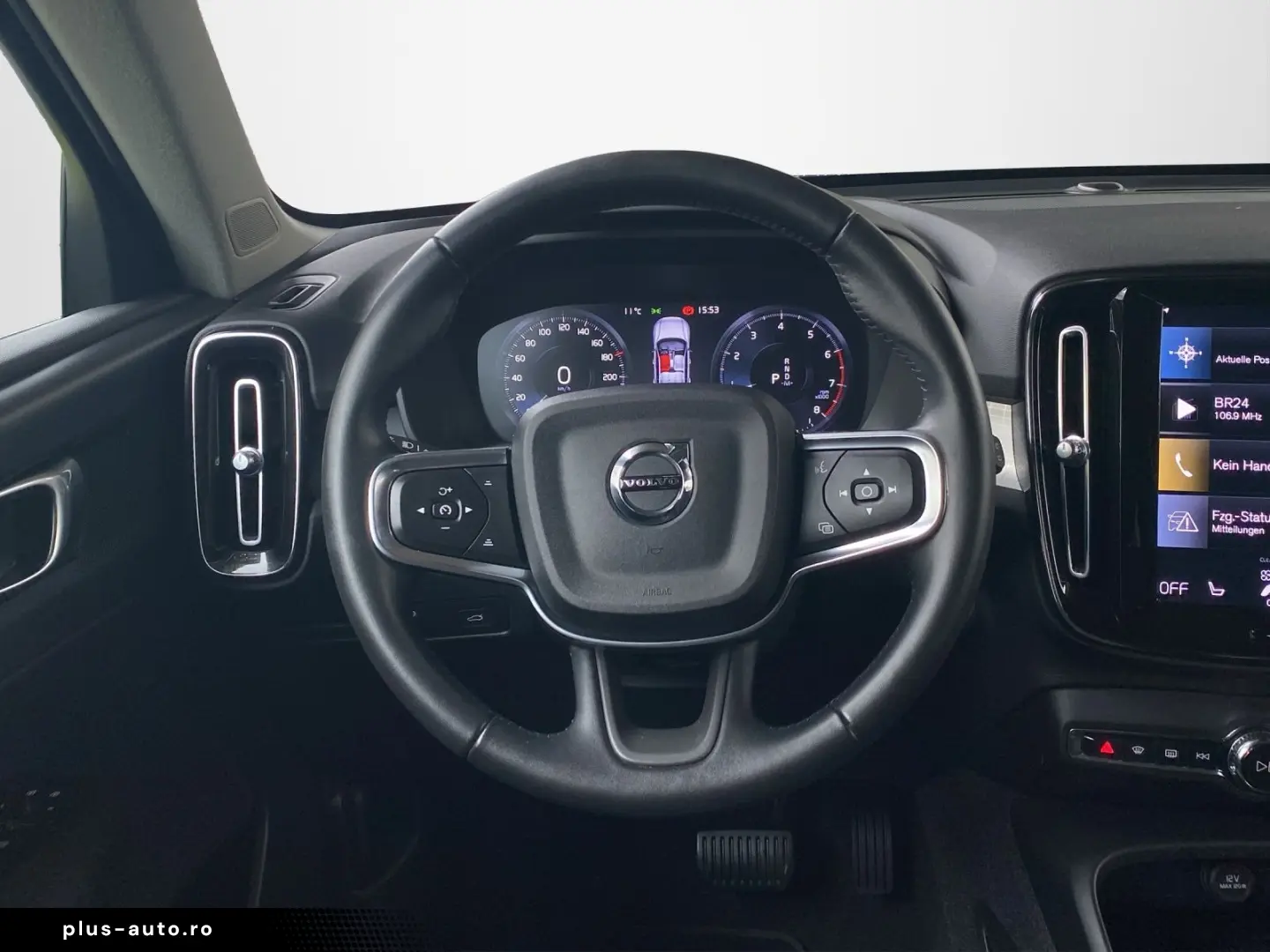 VOLVO XC40 Momentum Pro