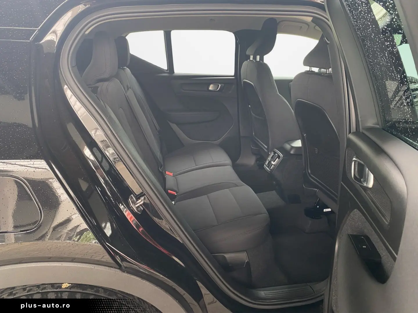 VOLVO XC40 Momentum Pro