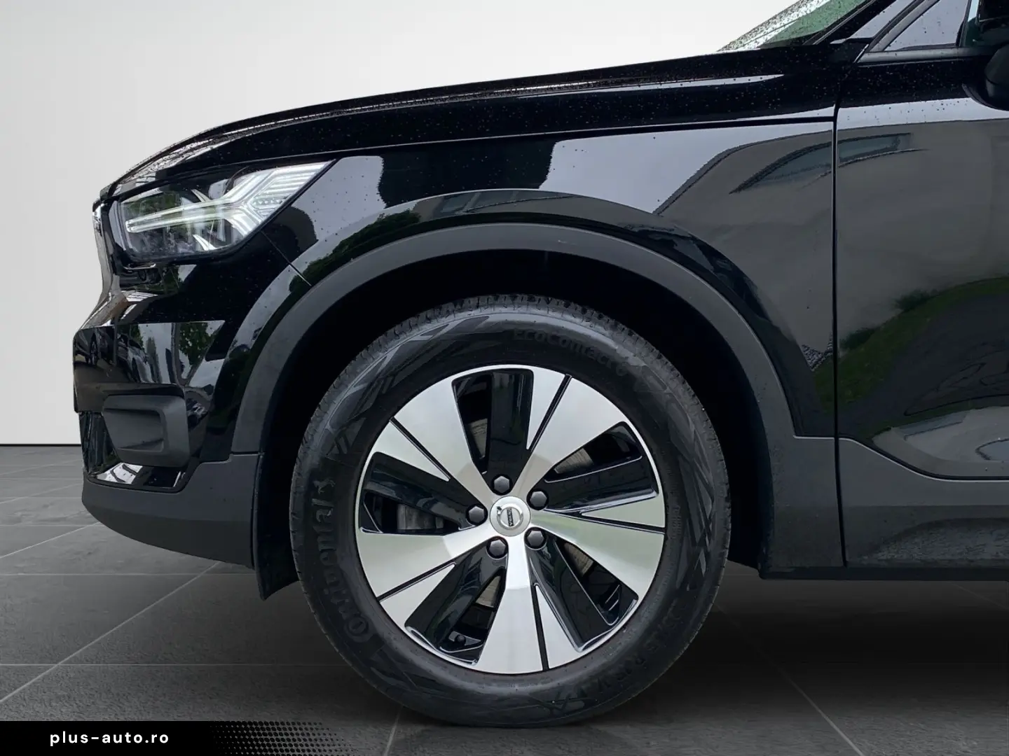 VOLVO XC40 Momentum Pro