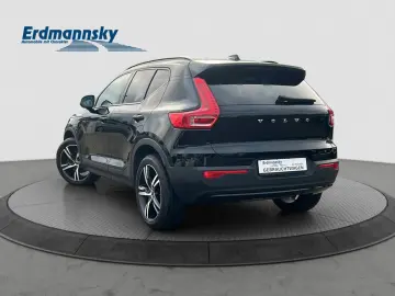 VOLVO XC40 B5 R-Design