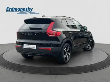 VOLVO XC40 B5 R-Design
