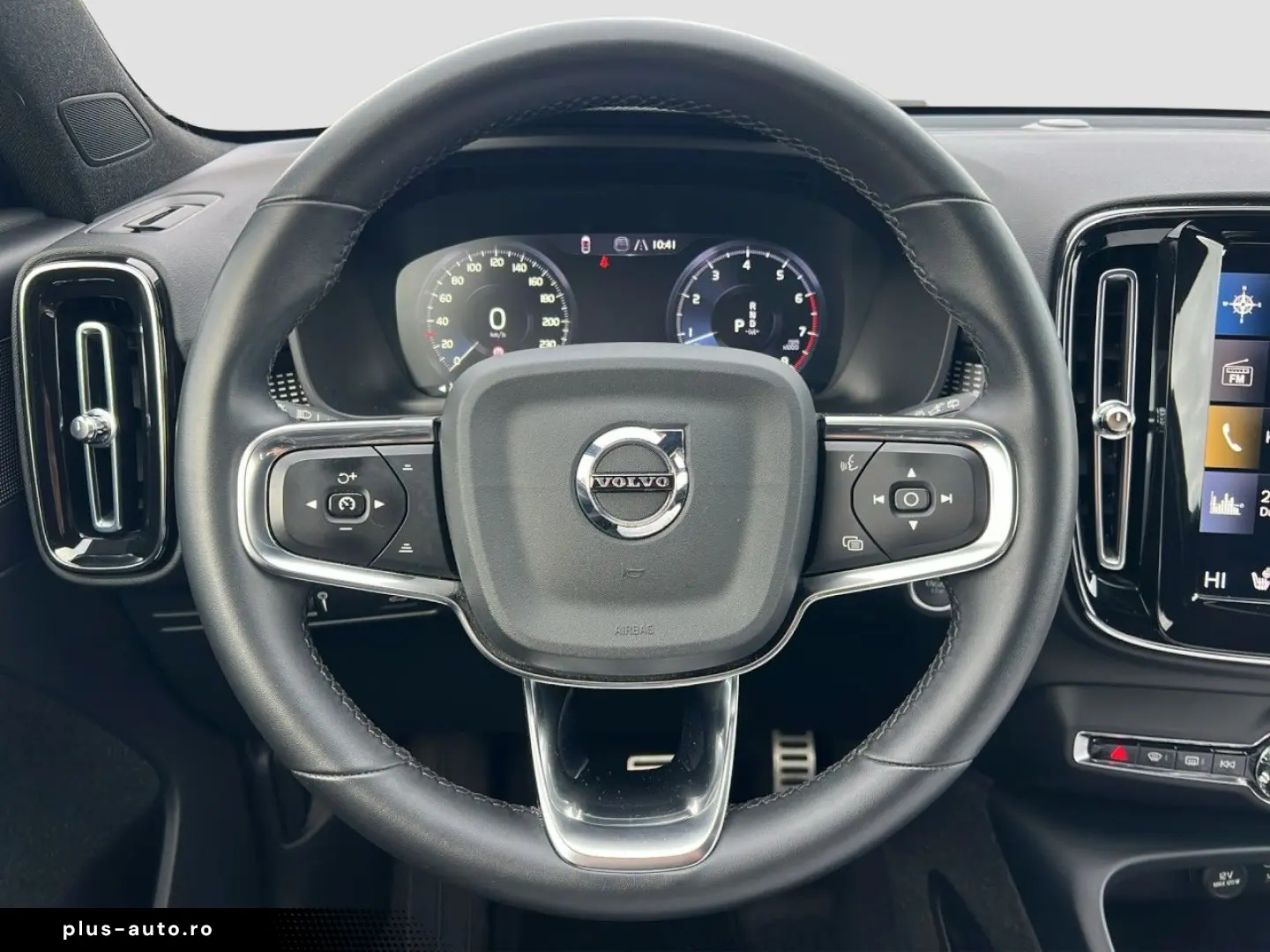 VOLVO XC40 B5 R-Design