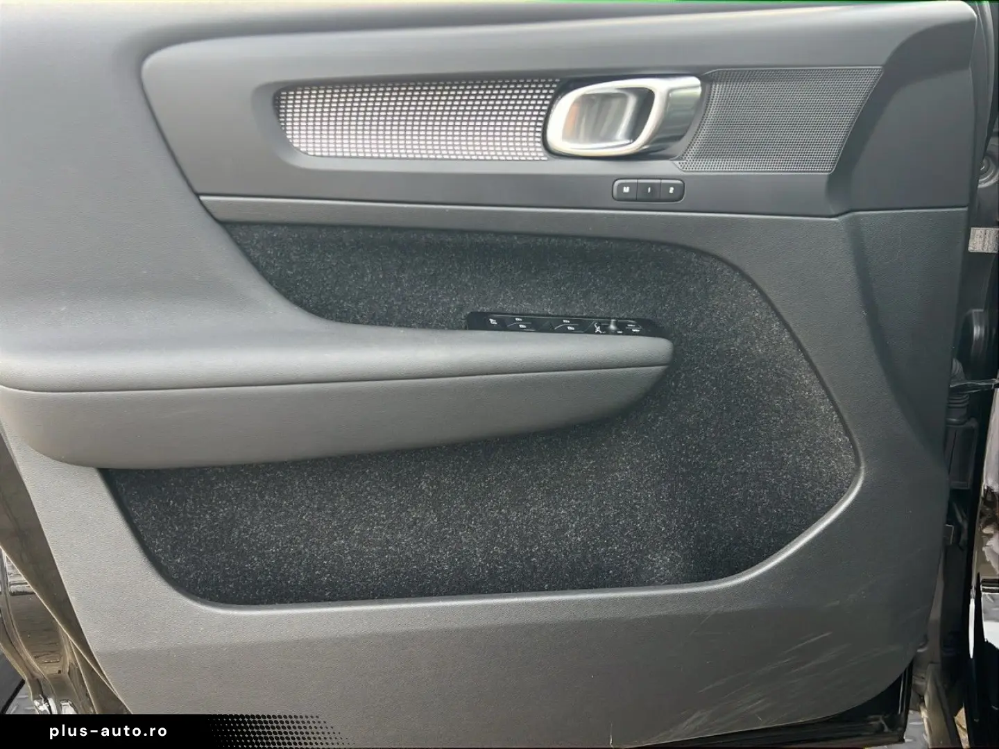 VOLVO XC40 B5 R-Design