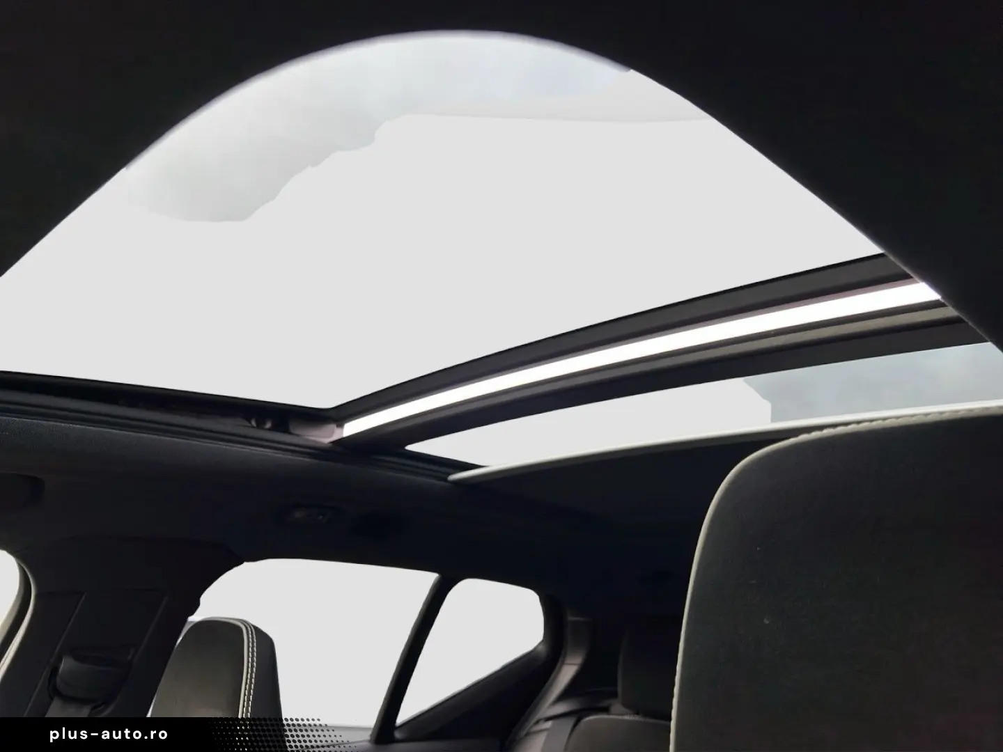 VOLVO XC40 B5 R-Design