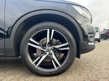 VOLVO XC40 B5 R-Design