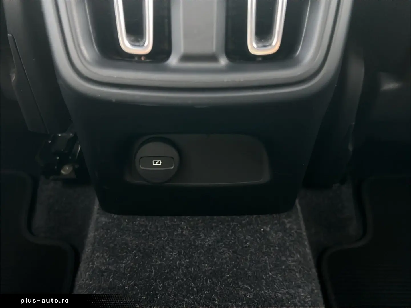 VOLVO XC40 B5 R-Design