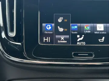 VOLVO XC40 B5 R-Design