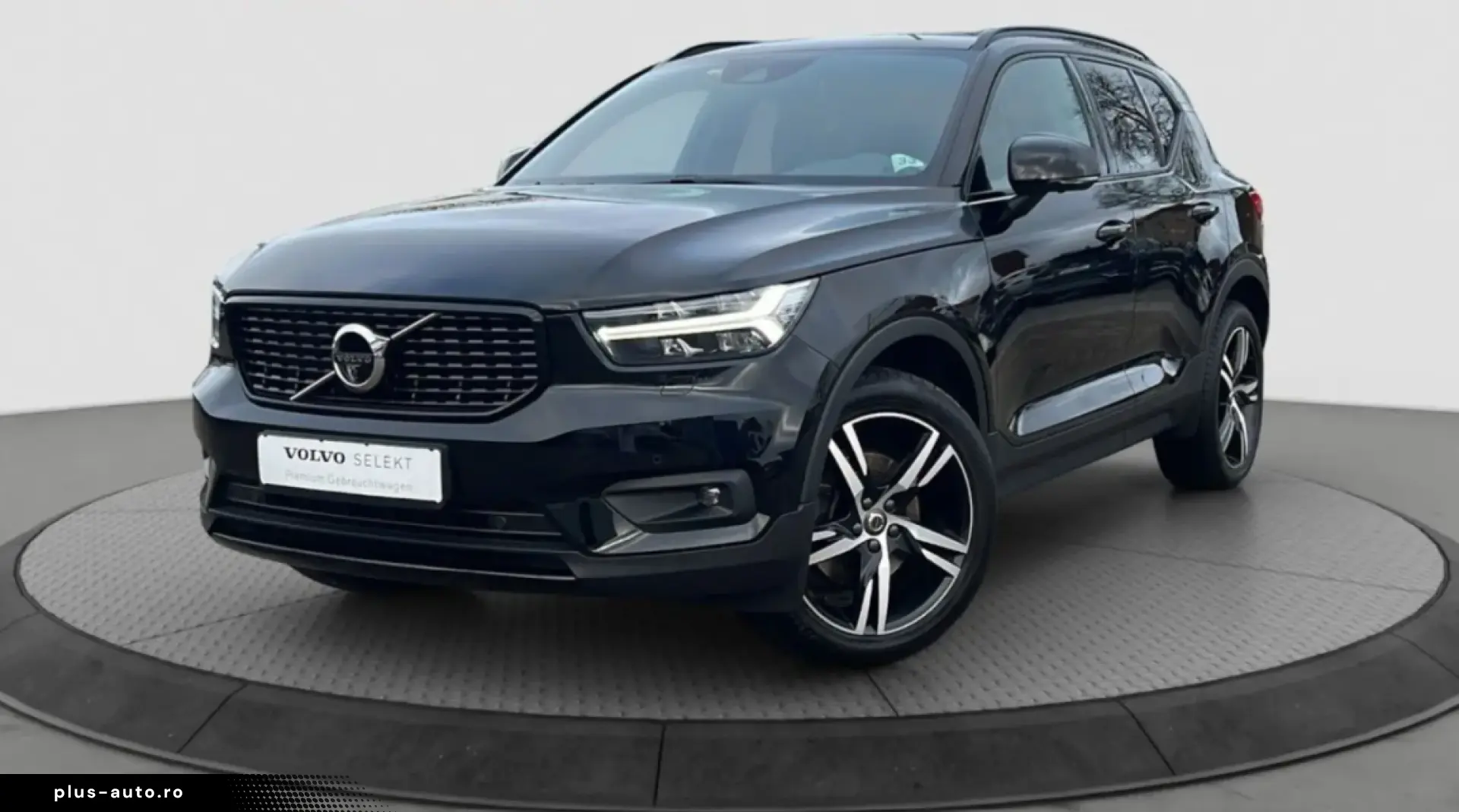 VOLVO XC40 B5 R-Design