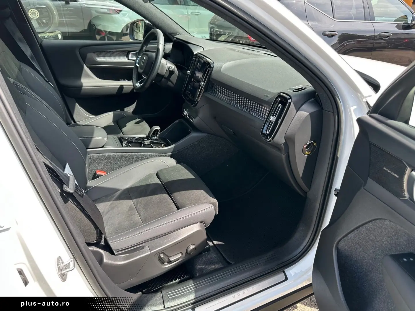 VOLVO XC40 B5 Ultimate Dark AWD