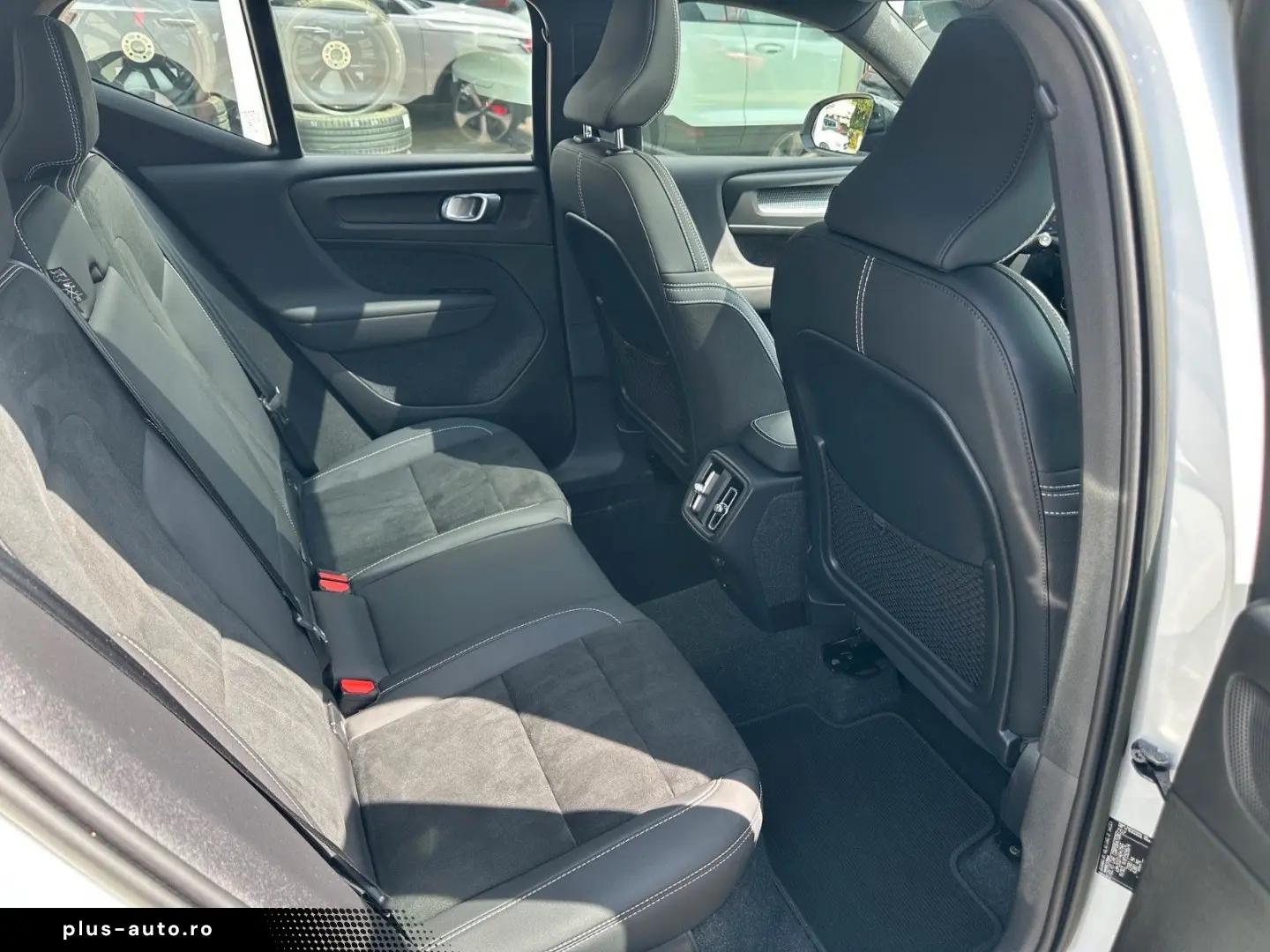 VOLVO XC40 B5 Ultimate Dark AWD