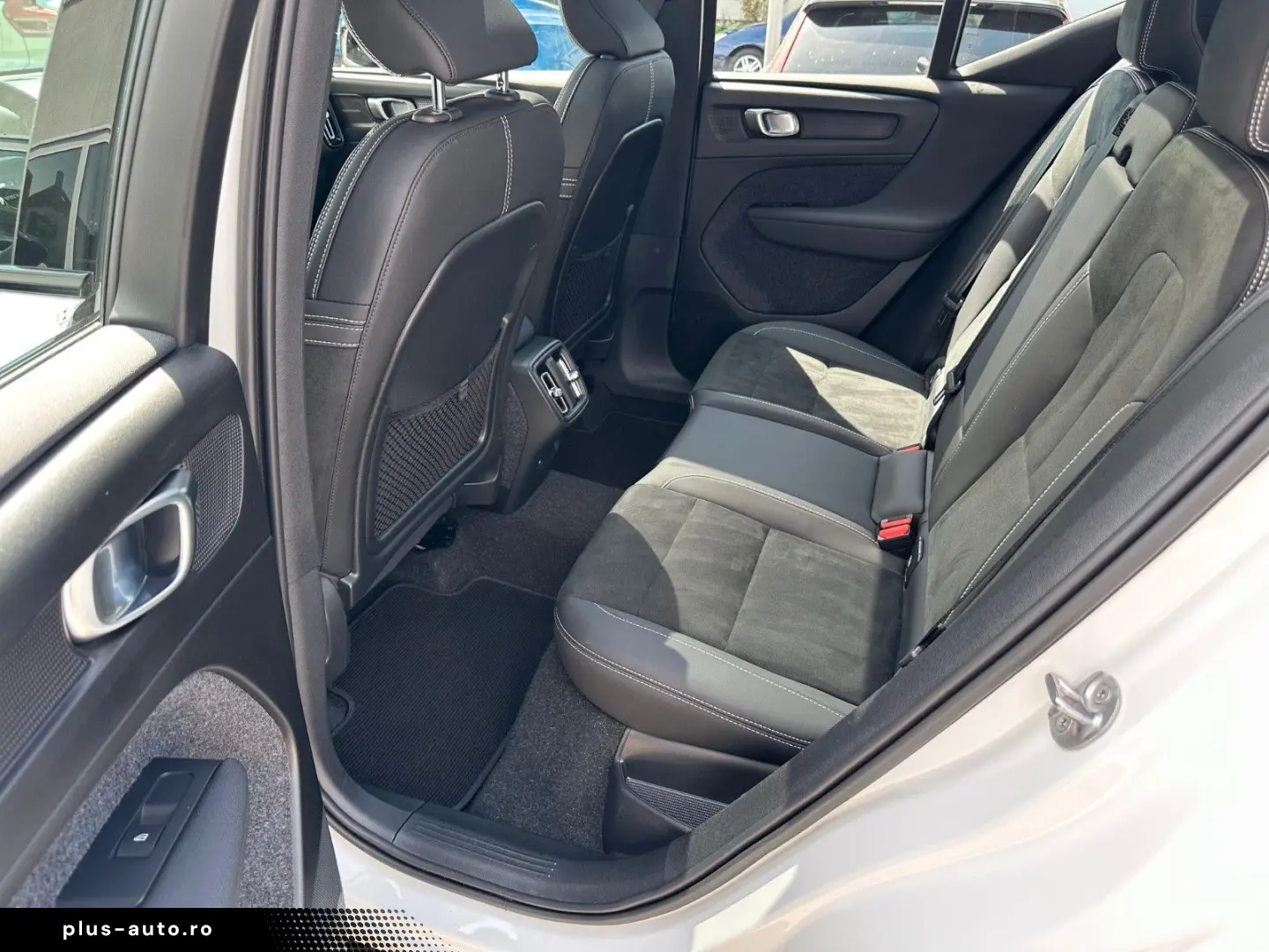 VOLVO XC40 B5 Ultimate Dark AWD