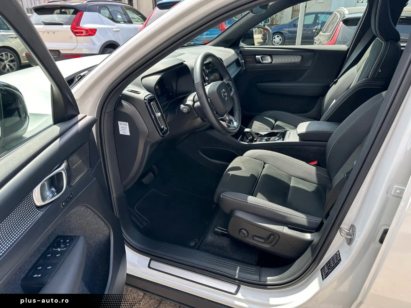 VOLVO XC40 B5 Ultimate Dark AWD