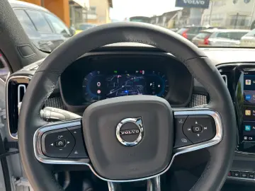 VOLVO XC40 B5 Ultimate Dark AWD