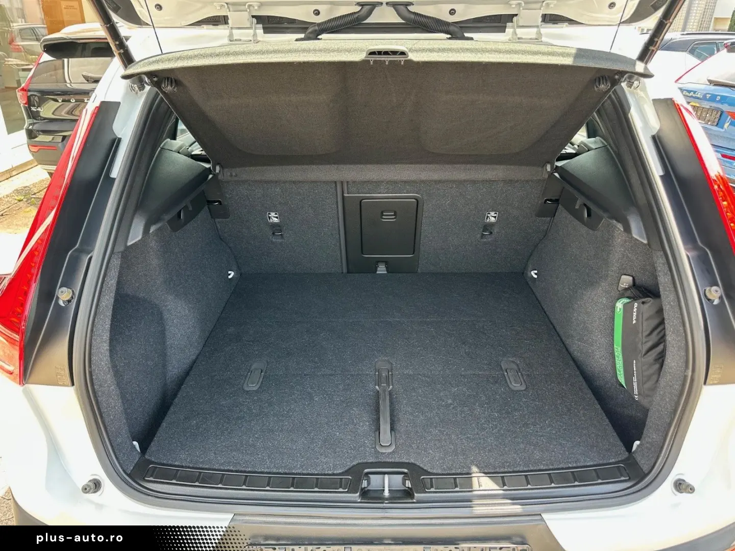 VOLVO XC40 B5 Ultimate Dark AWD