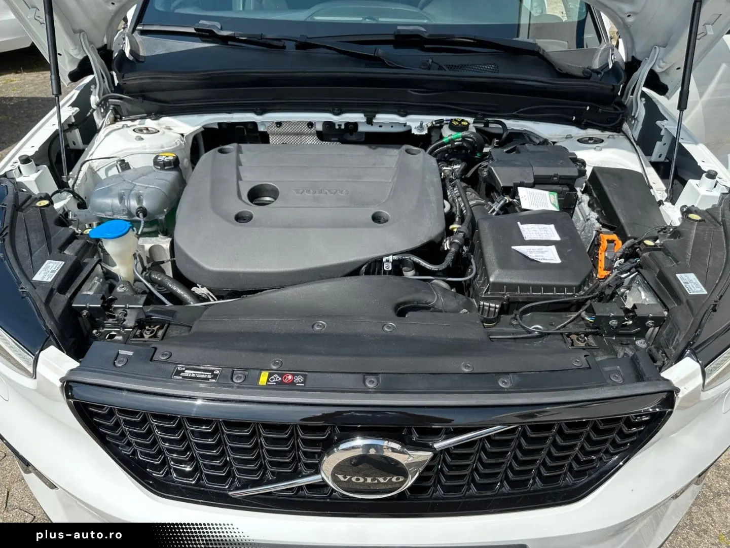 VOLVO XC40 B5 Ultimate Dark AWD