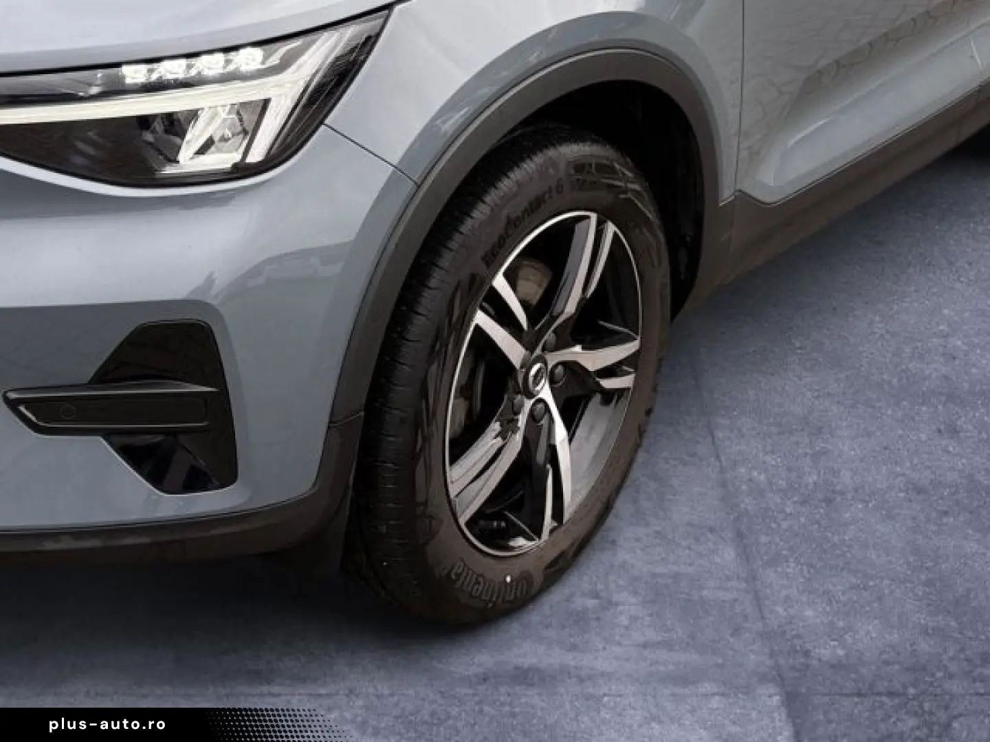 VOLVO XC40 B4 AWD Plus Dark