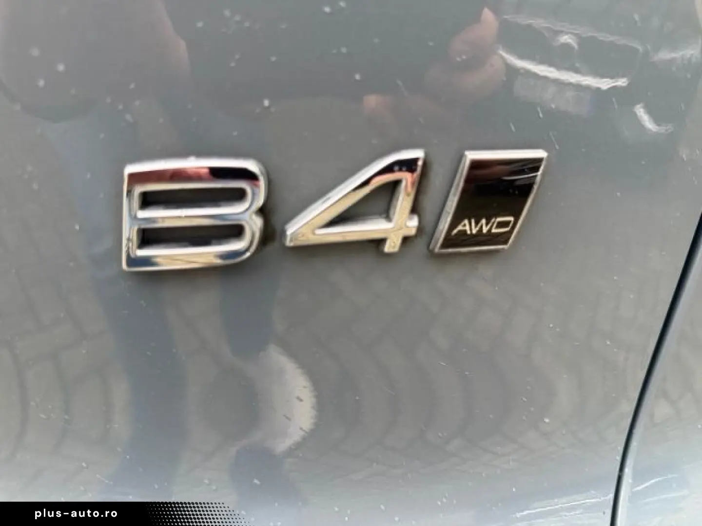 VOLVO XC40 B4 AWD Plus Dark