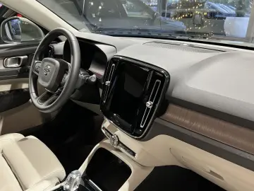VOLVO XC40 B5 Ultimate Bright AWD