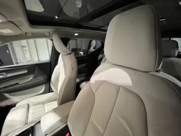 VOLVO XC40 B5 Ultimate Bright AWD