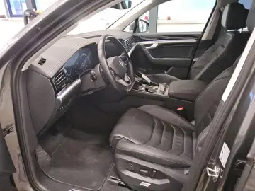 VW Touareg R-Line 3.0TDI 558 -ohne Anzahlung Navi A