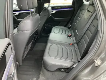 VW Touareg 3.0 V6 TDI DSG R-Line 4Motion Leder Navi