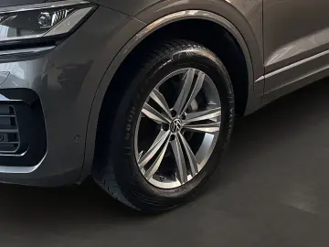 VW Touareg Elegance 3.0TDI  R-LINE AHK LUFT