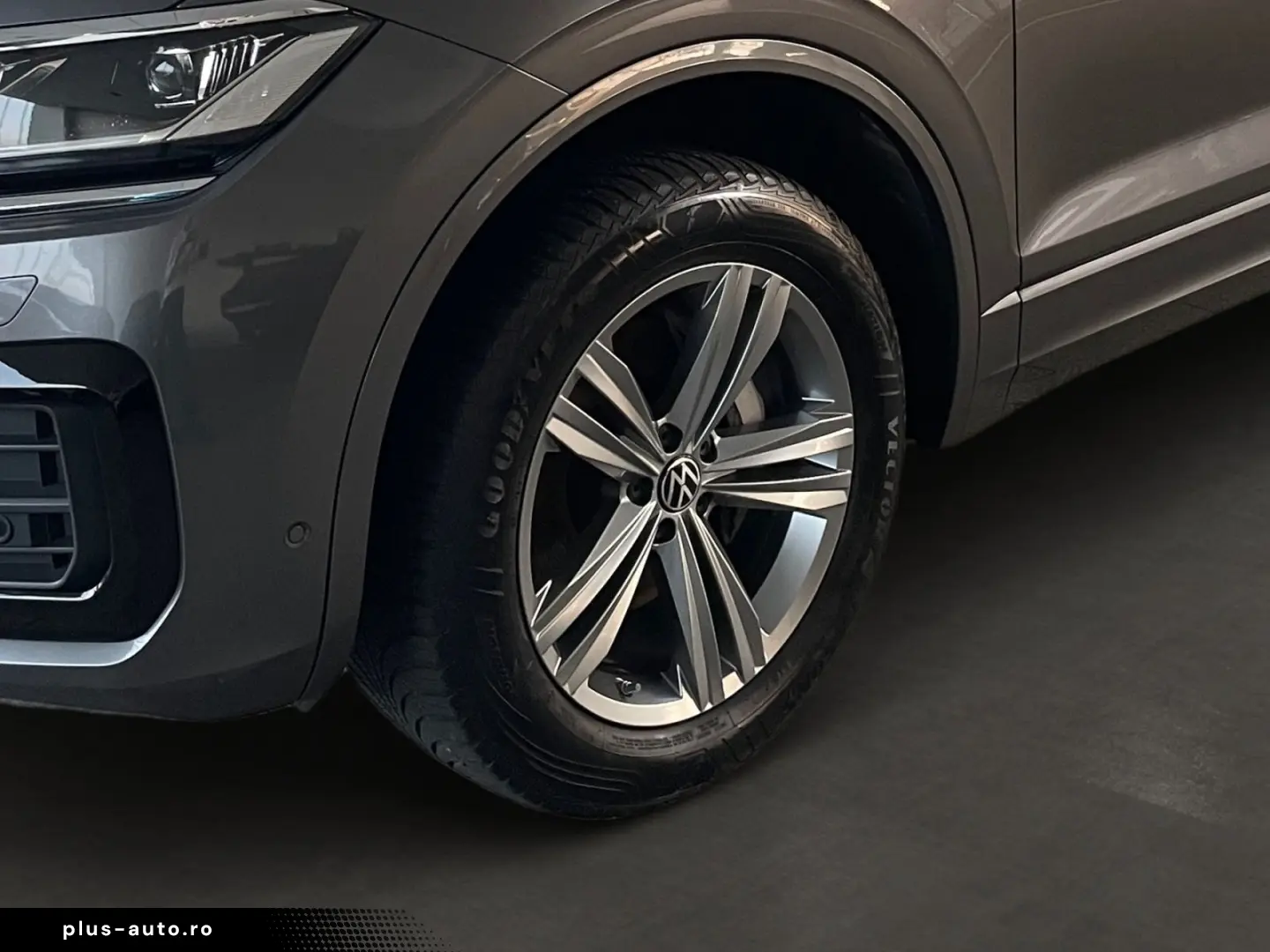 VW Touareg Elegance 3.0TDI  R-LINE AHK LUFT