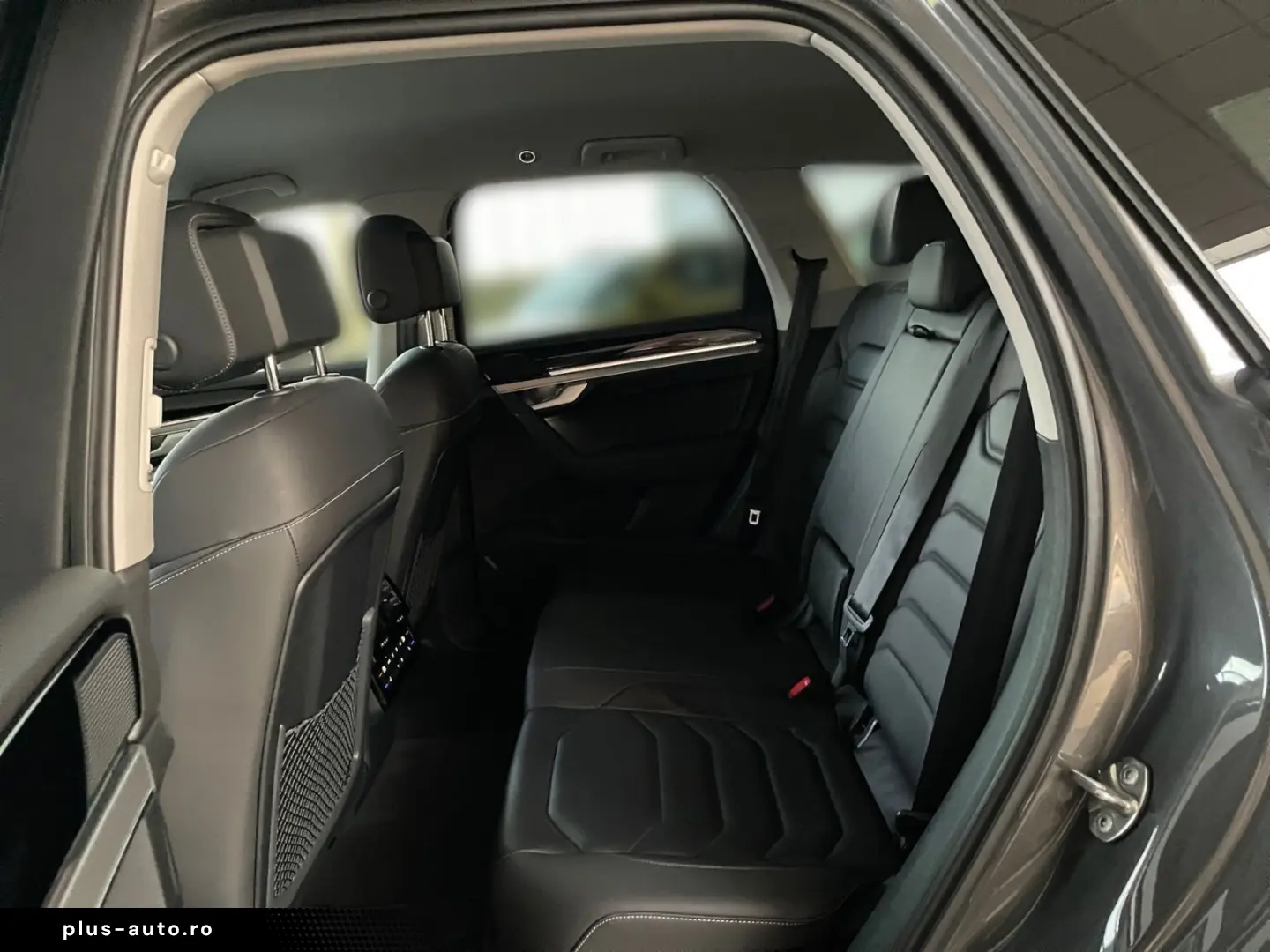 VW Touareg Elegance 3.0TDI  R-LINE AHK LUFT