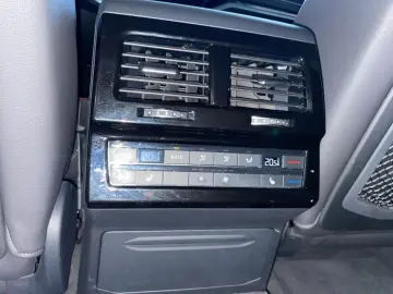 VW Touareg Elegance 3.0TDI  R-LINE AHK LUFT