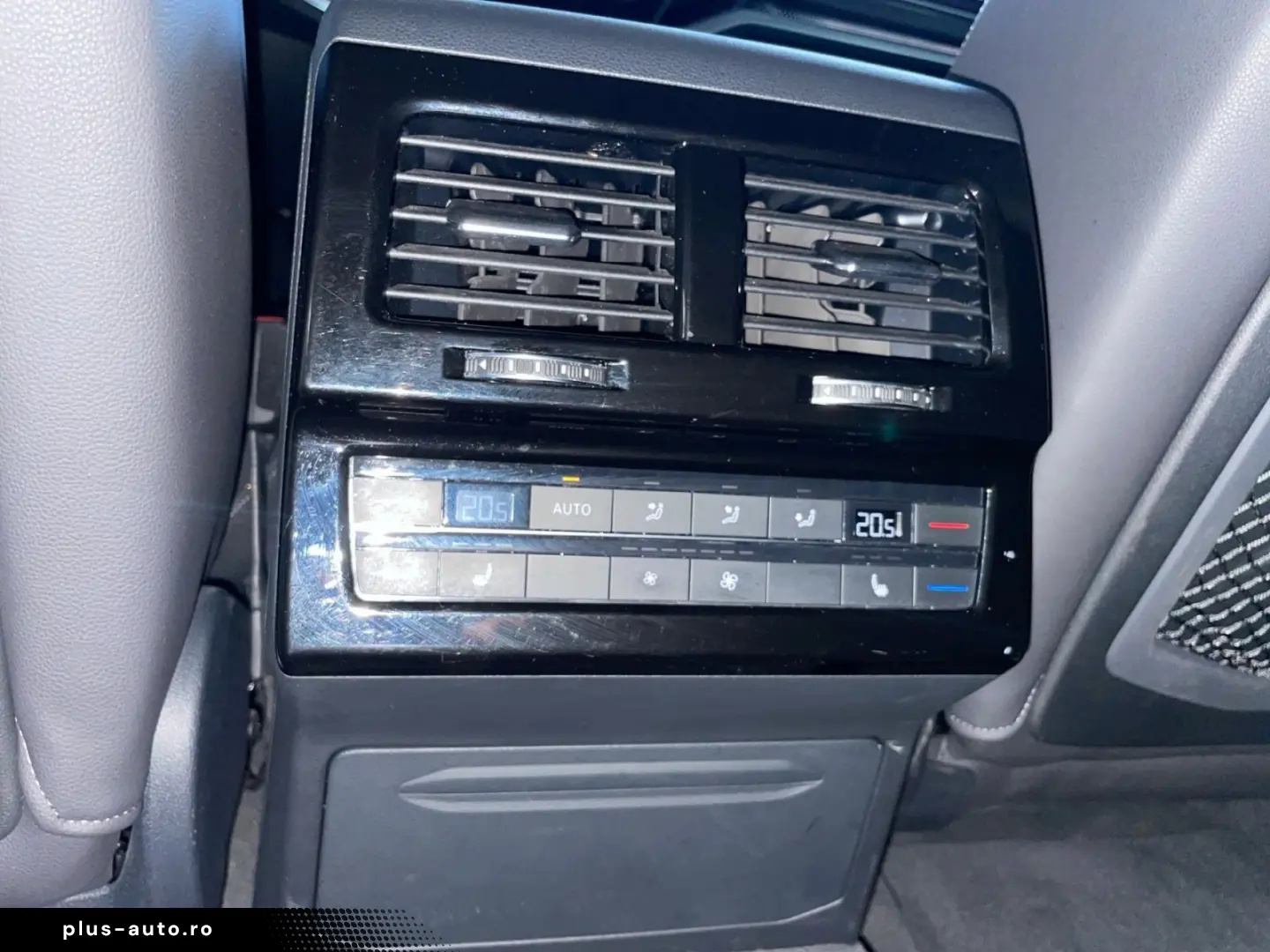 VW Touareg Elegance 3.0TDI  R-LINE AHK LUFT