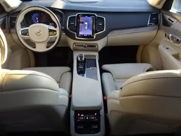 VOLVO XC90 T8 Ultimate Bright Plug