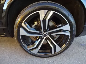 VOLVO XC90 T8 Ultimate Bright Plug