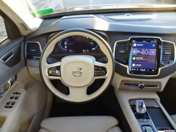 VOLVO XC90 T8 Ultimate Bright Plug