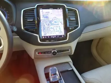 VOLVO XC90 T8 Ultimate Bright Plug