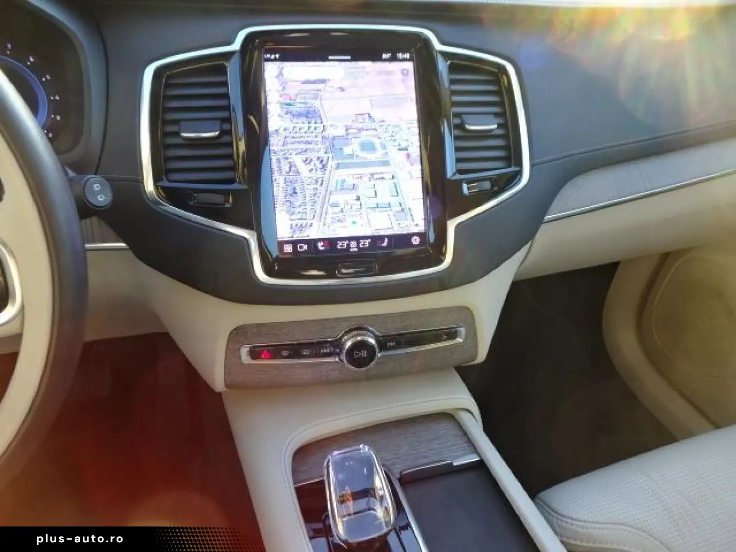 VOLVO XC90 T8 Ultimate Bright Plug