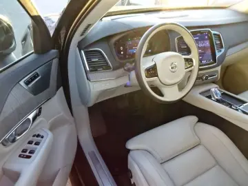 VOLVO XC90 T8 Ultimate Bright Plug