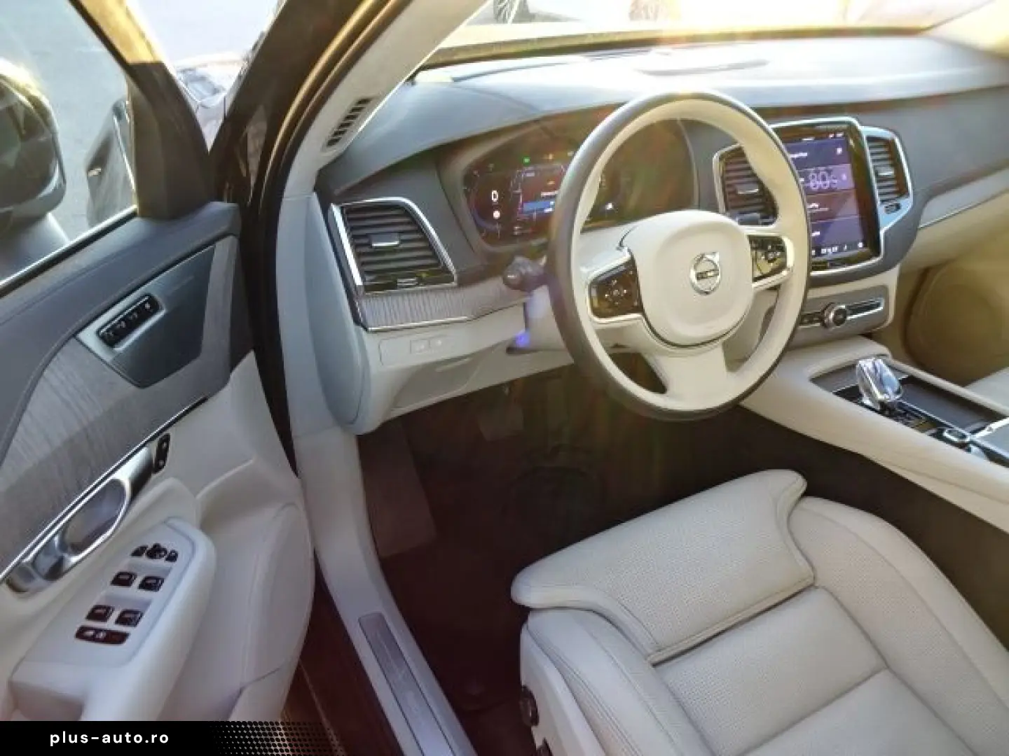 VOLVO XC90 T8 Ultimate Bright Plug