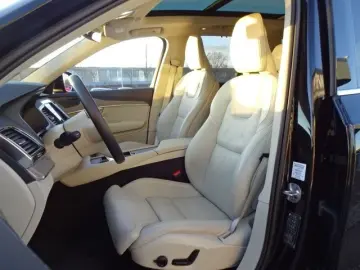 VOLVO XC90 T8 Ultimate Bright Plug