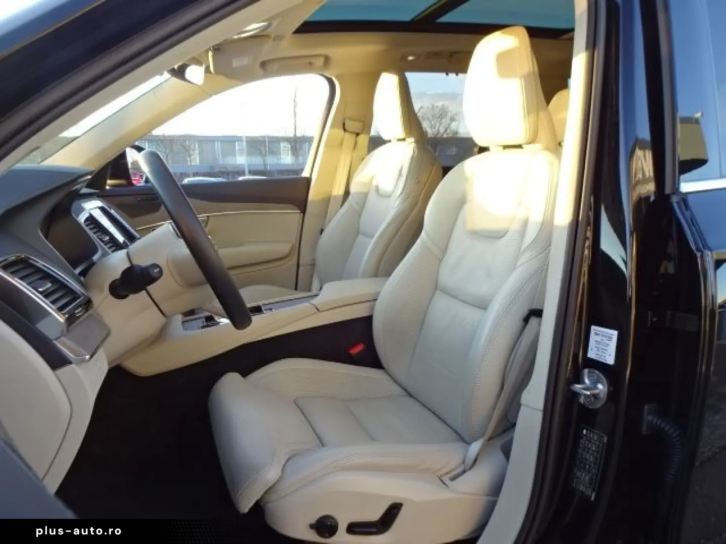 VOLVO XC90 T8 Ultimate Bright Plug