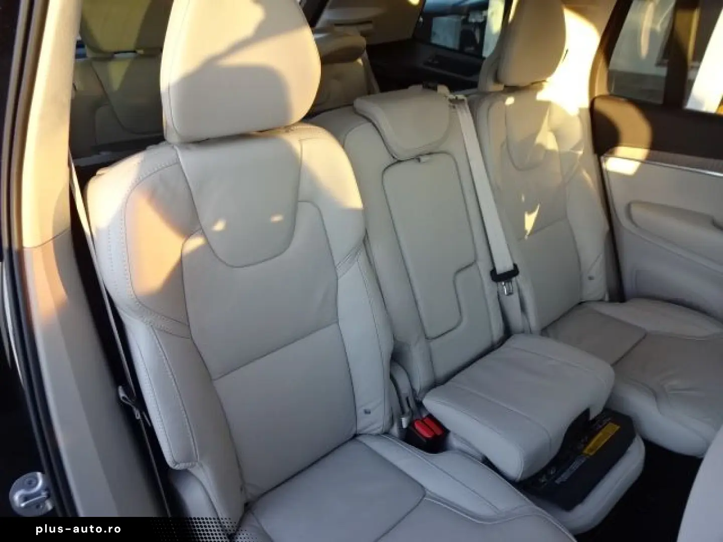 VOLVO XC90 T8 Ultimate Bright Plug