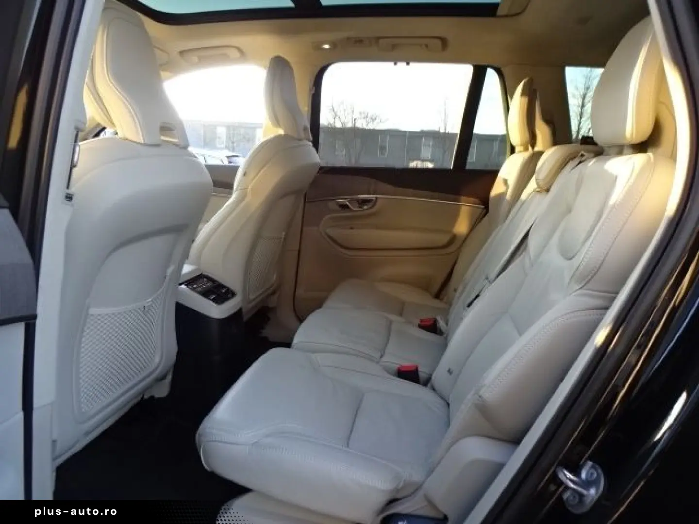 VOLVO XC90 T8 Ultimate Bright Plug