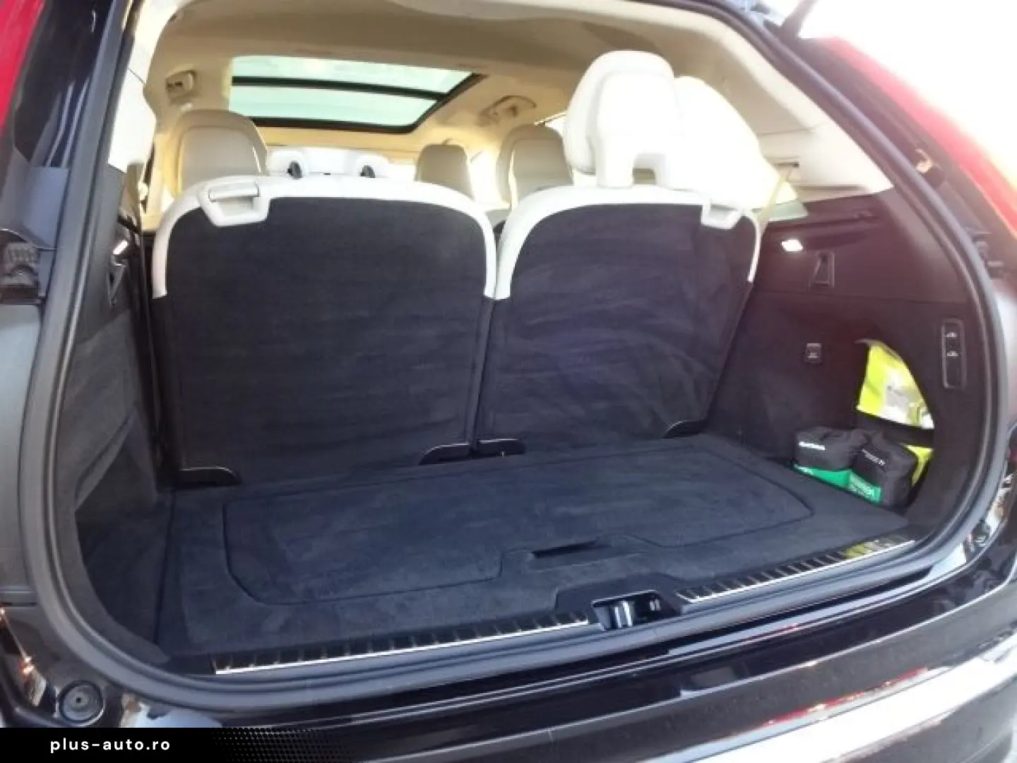 VOLVO XC90 T8 Ultimate Bright Plug