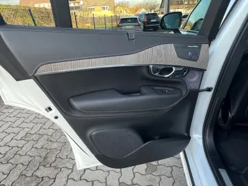 VOLVO XC90 T8 AWD Ultimate Dark