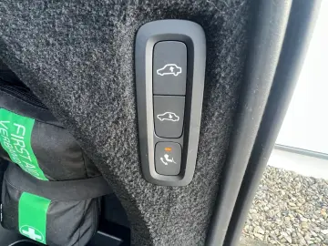 VOLVO XC90 T8 AWD Ultimate Dark