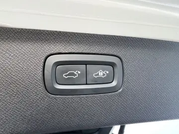 VOLVO XC90 T8 AWD Ultimate Dark