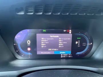 VOLVO XC90 T8 AWD Ultimate Dark