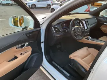 VOLVO XC90 B5 Ultimate Bright