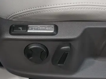 VW Passat Variant Elegance 4Motion ACC MATRIX AHK