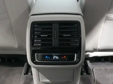 VW Passat Variant Elegance 4Motion ACC MATRIX AHK