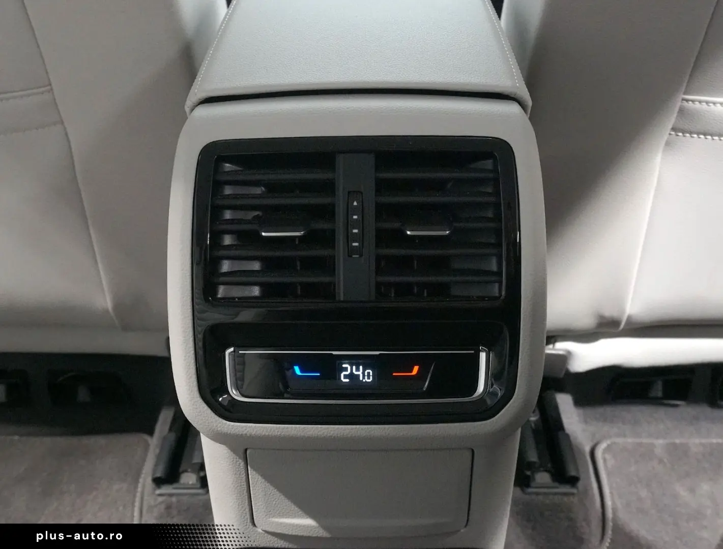 VW Passat Variant Elegance 4Motion ACC MATRIX AHK